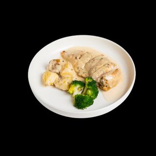 Куриное филе в сливочно-пряном соусе