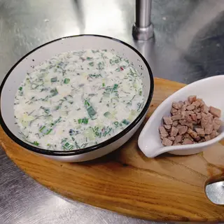 Окрошка с отварным мясом