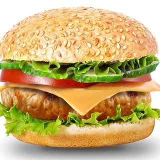 ЧИКЕН ЧИЗБУРГЕР + фри + напиток на выбор 0,5