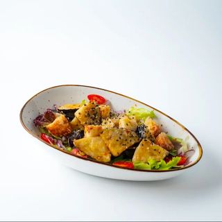 Салат с хрустящими баклажанами