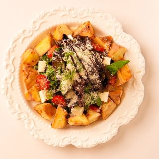 Теплый салат с баклажаном