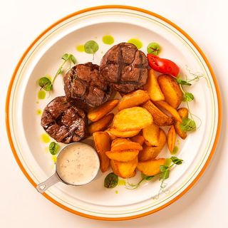 Медальоны из говядины