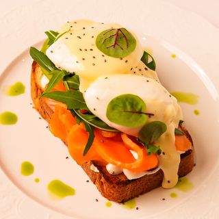 Бенедикт с лососем