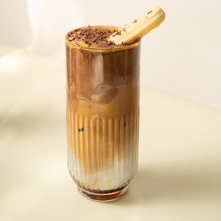 Айс латте с шоколадной пенкой