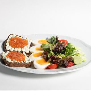 Большой завтрак с икрой