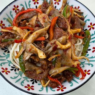 Могуру лагман Лагман с грибами 蘑菇肉拌面