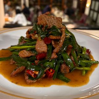 Баранина со джусаем .韭菜羊肉