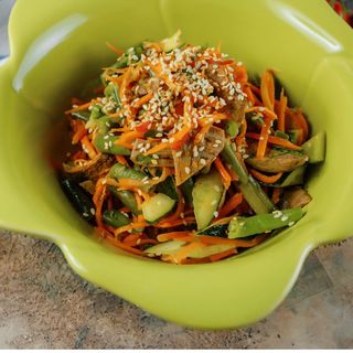 8 Салат «Пекинский» 牛肉拌黄瓜