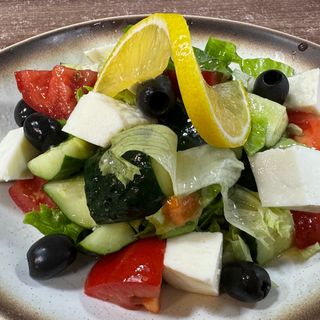 25 Салат «Греческий» 希腊沙拉