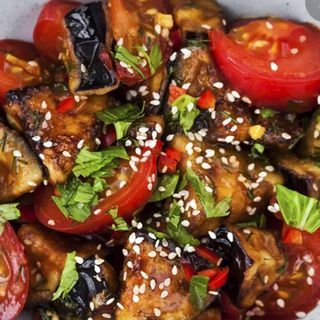 2 Жареные баклажаны с помидорами 2茄子拌西红柿