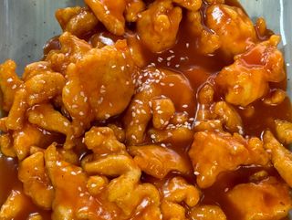 121 Чищенные креветки кисло сладком соусе .糖醋虾仁