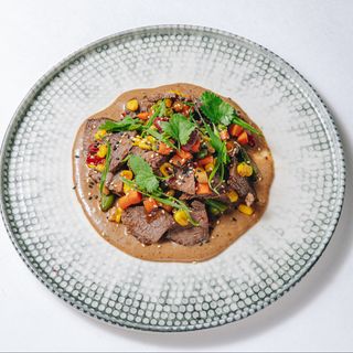 Баранина по-азиатски с соусом блэк-пеппер