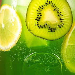 Киви с яблоко