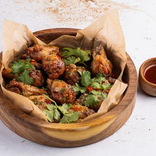 Куриные крылышки в соусе сладкий Чили 