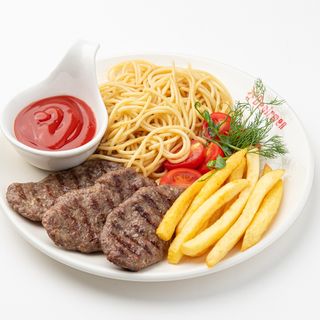 Спагетти с котлетой