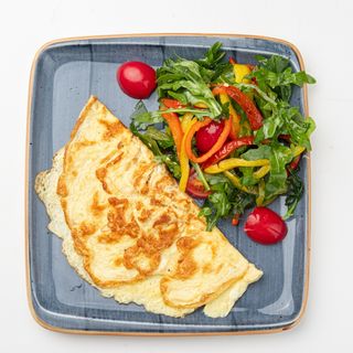 Омлет с рукколой