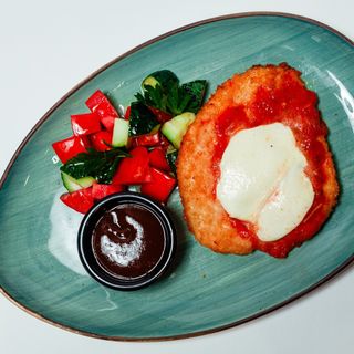 Шницель куринный с моцареллой 