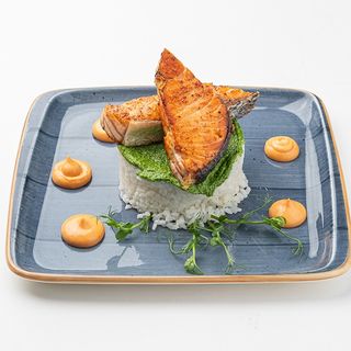 Семга со шпинатным соусом