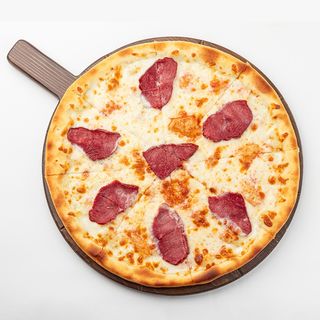 Пицца с копченой говядиной