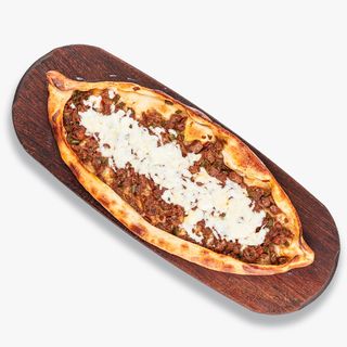 Пиде с мясом и сыром