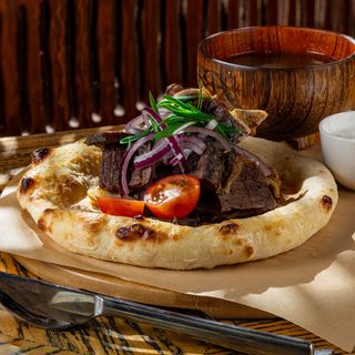 Таба нан с говядиной