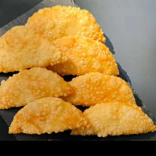 Мини-чебуреки с нутеллой и бананом