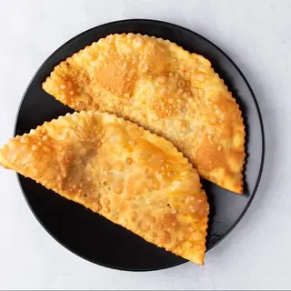 Чебуреки с грибами и курицей (2 шт.)