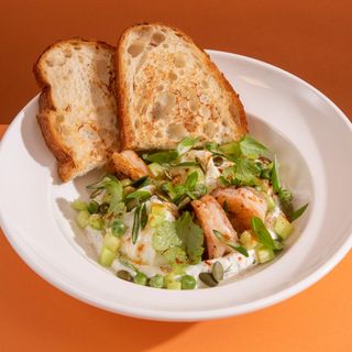 Яйца по-турецкий  с креветками