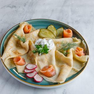 Блины с лососем