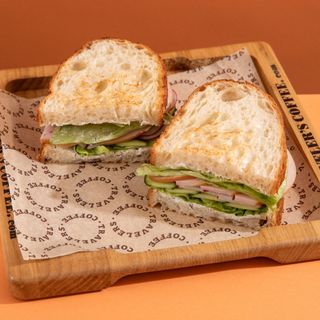 Сэндвич с ветчиной и редисом