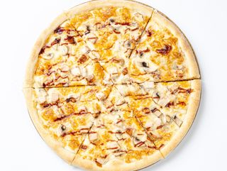 Пицца с курицей и грибами