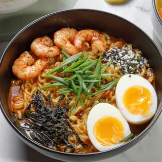 Рамен сырный с курицей