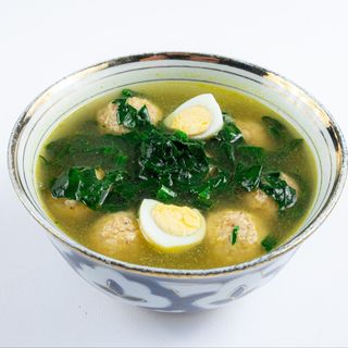 Суп со шпинатом и куриными с фрикадельками