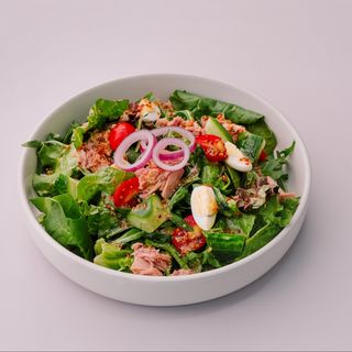 Салат с тунцом