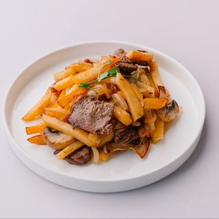 Картошка по-домашнему с мясом и грибами