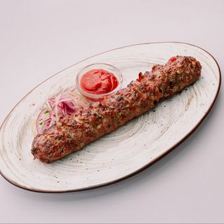 Адана-кебаб ассорти из говядины и баранины