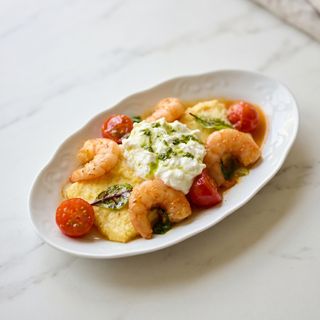 Омлет с креветками и сыром страчателла