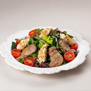 Теплый салат с телятиной