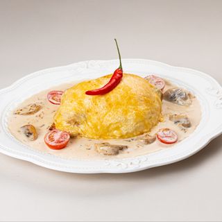 Куриный стейк со сливочно-грибным соусом