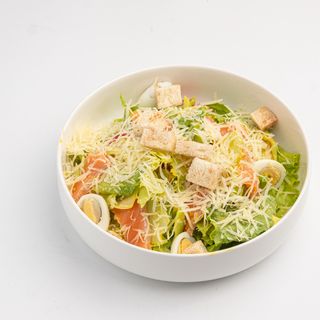 Салат "Цезарь" с семгой