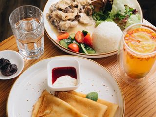 СЕТ №2 Курица с грибами в сливочным соусе+блины классические+напиток на выбор