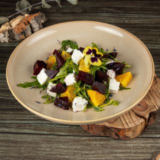 Салат из запеченной свеклы с сыром фета и апельсинами 