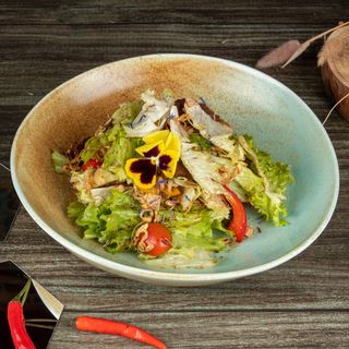 Салат из телятины с ростками сои