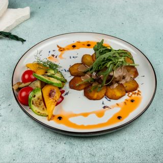 Медальоны с соусом BEEF JUS