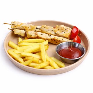 Шашлычок из курицы с фри