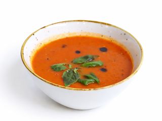 Горячий томатный суп с фокаччей