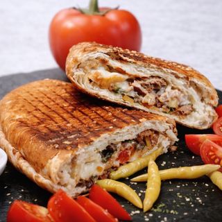 Донер в багете с курицей