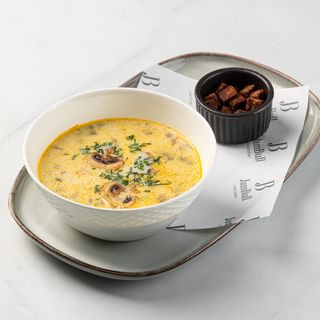 Сливочный суп с грибами и курицей