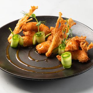 Креветки темпура с грибами эноки