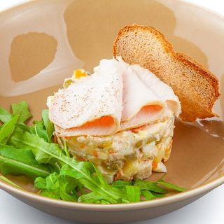 Салат "Оливье с курицей"